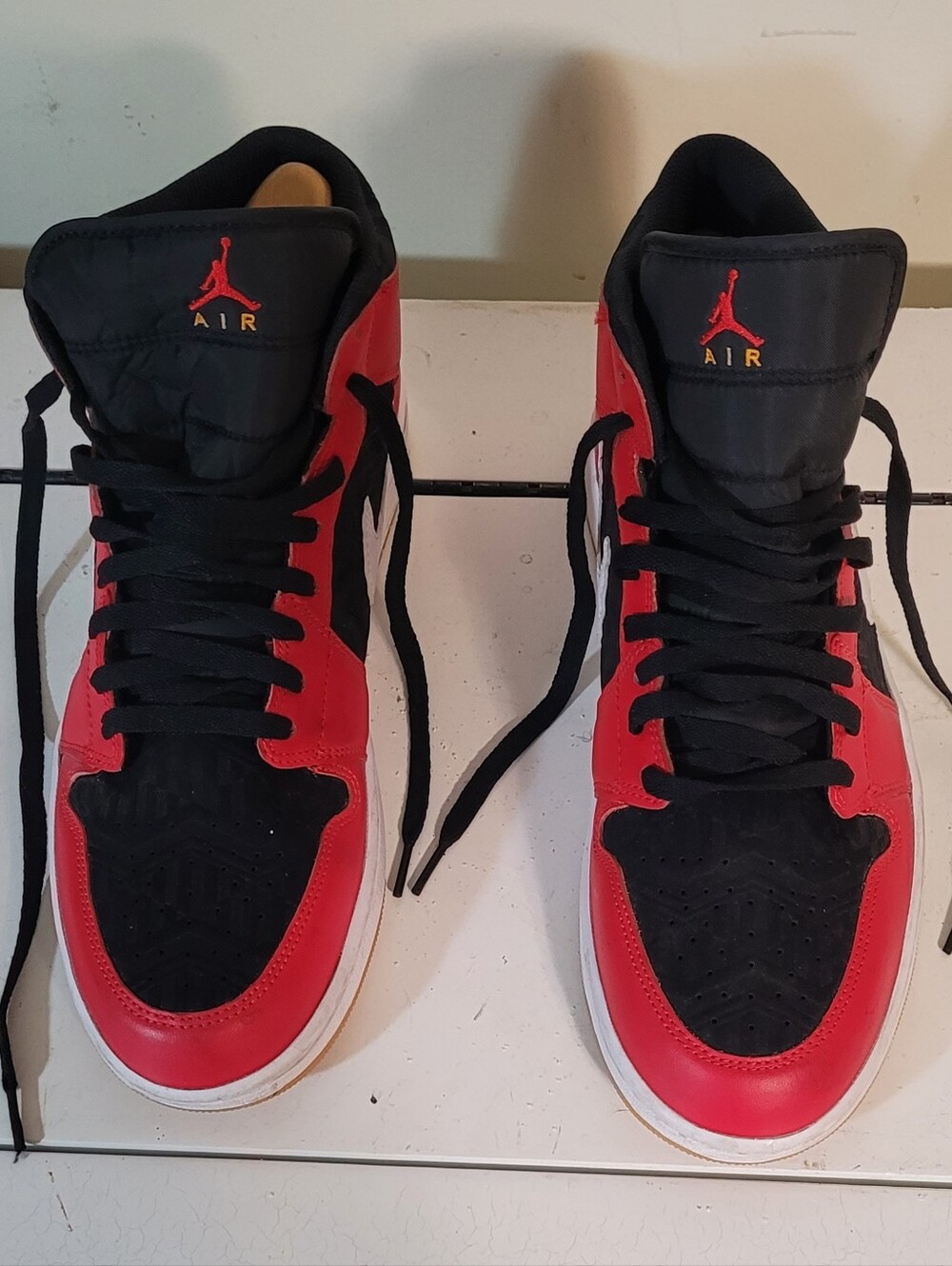 NIKE - AIR JORDAN 1 MID SE - CHRISTMAS - US MENS 12